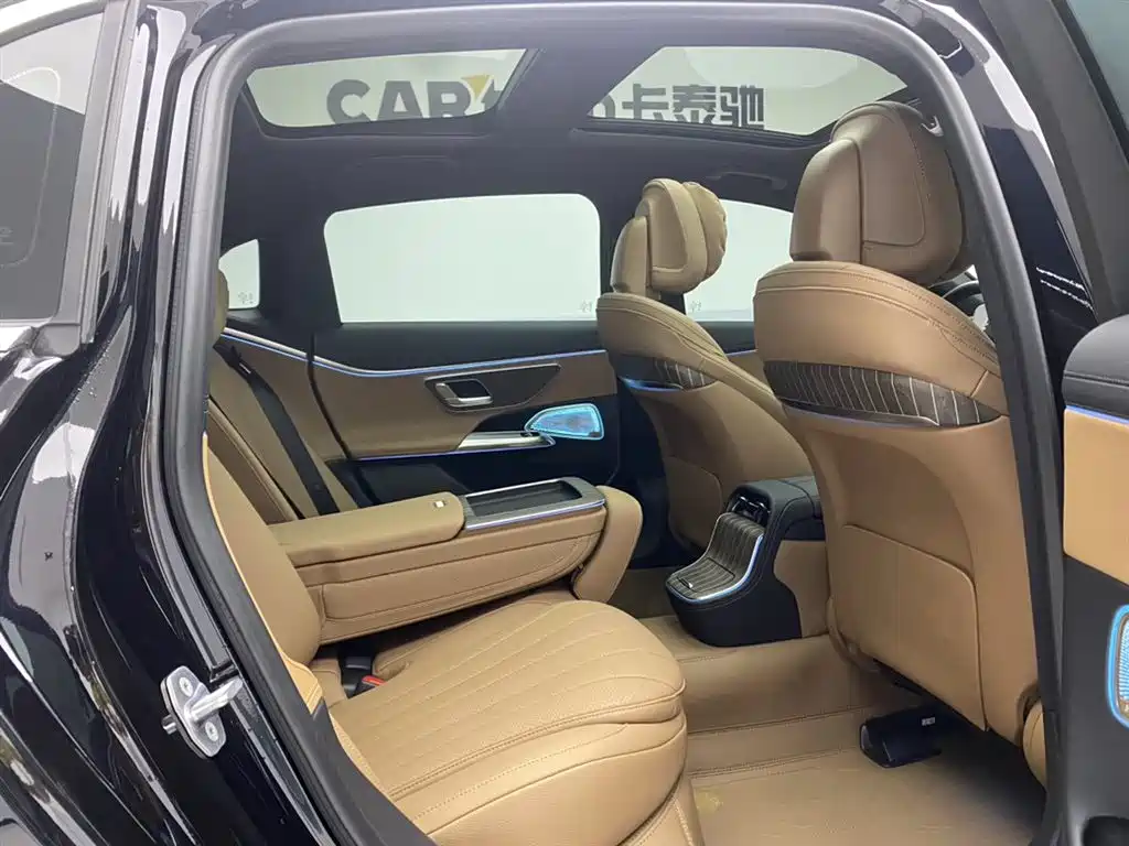 Mercedes-Benz E-Class 2024 E 300 L Fashion фото 25