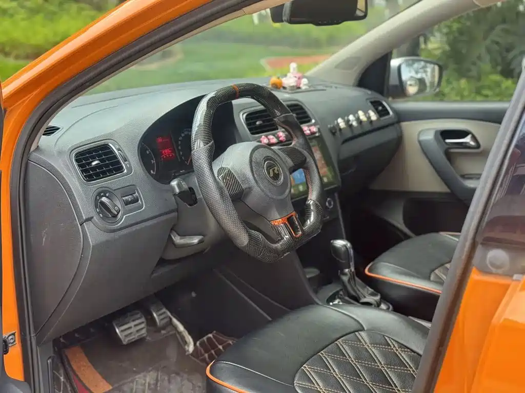 Volkswagen Polo 2014 2012 1.6L Cross Polo AT