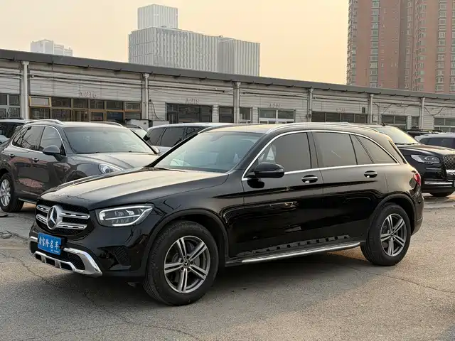 MERCEDES-BENZ GLC