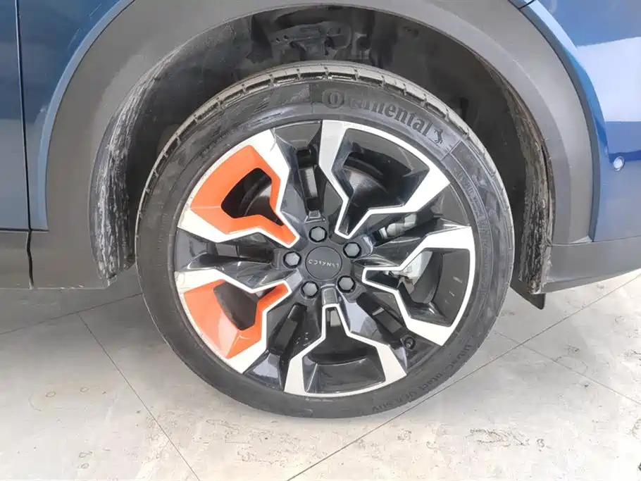 Lynk & Co 06 2020 1.5T Halo фото 6