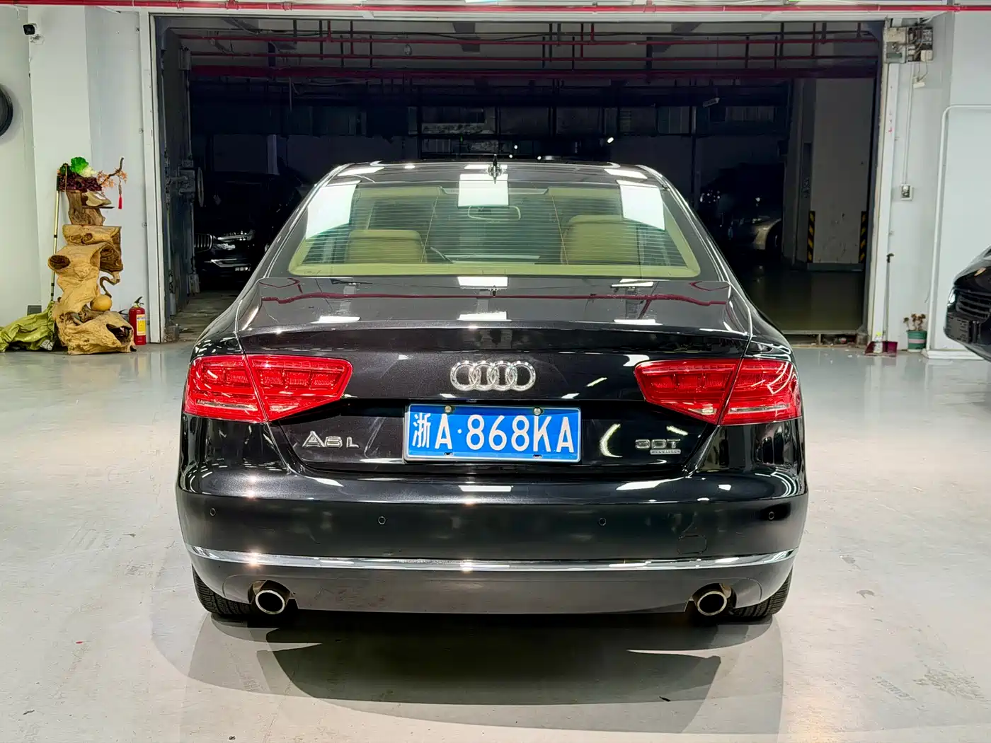 Фото 6 - Audi A8