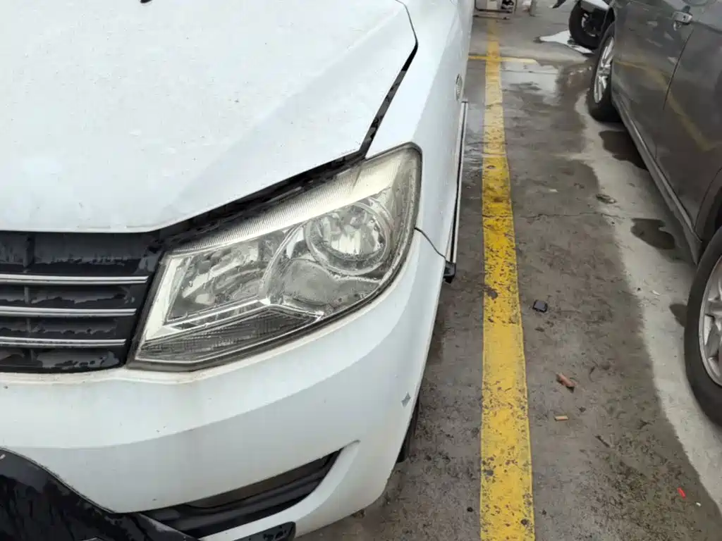 Dongfeng Fengguang Fengguang 330 2015 2014 1.5L Manual Utility DK15