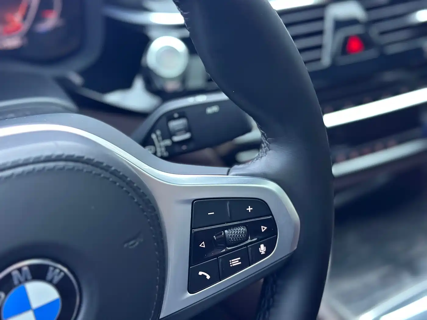 BMW 5 Series 2022 525Li M Sport Package фото 11