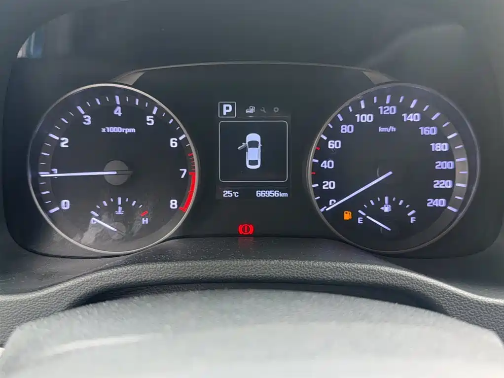 Hyundai Elantra 2016 Model 1.6L Automatic Smart Elite фото 7