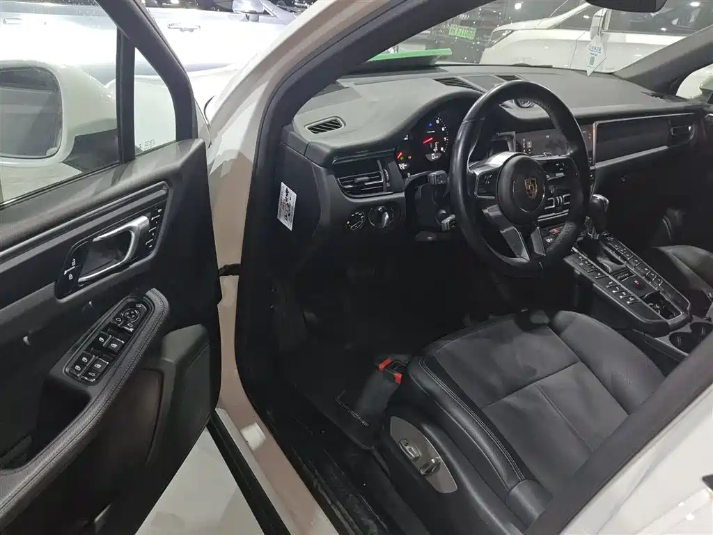 Porsche Macan 2018 Macan 2.0T фото 12