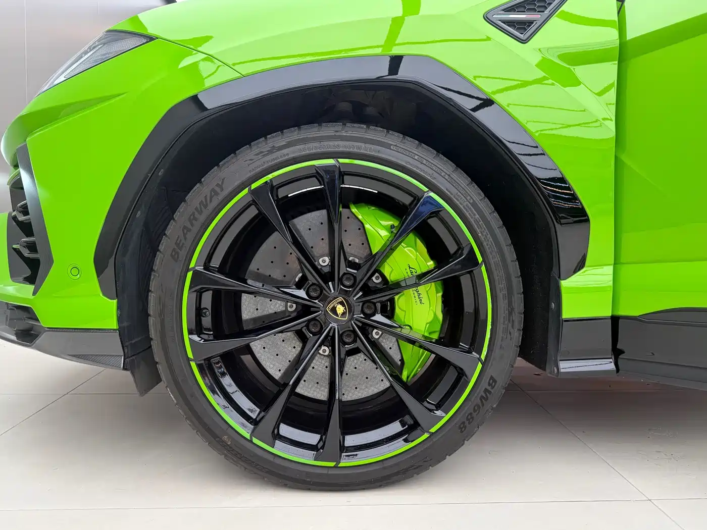 Фото 16 - Lamborghini Urus