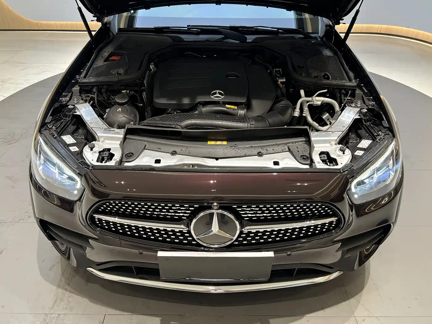 Mercedes-Benz E-Class 2023 E 300 L Sport Fashion фото 14