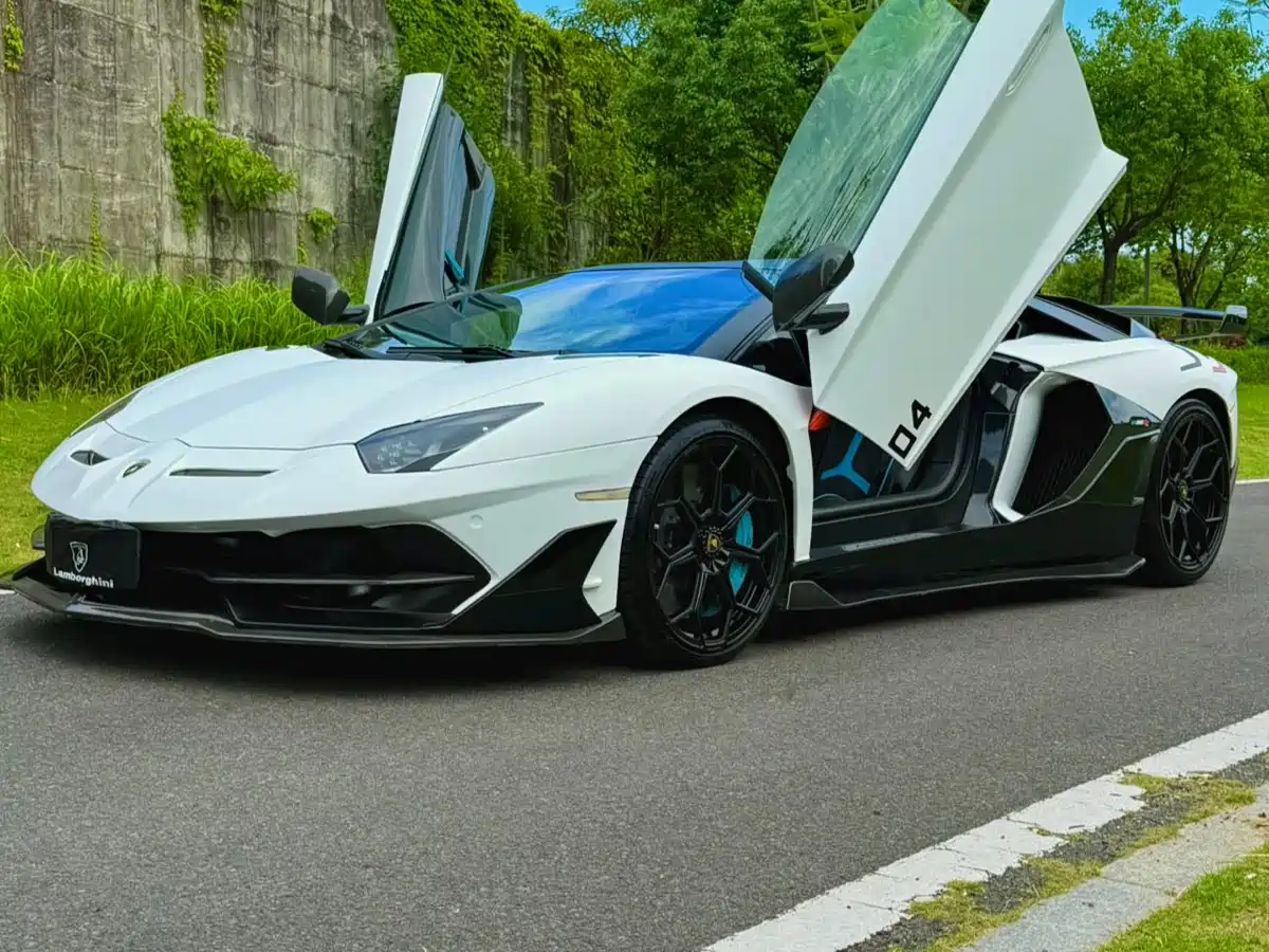 Lamborghini Aventador 2011 LP 700-4 фото 3