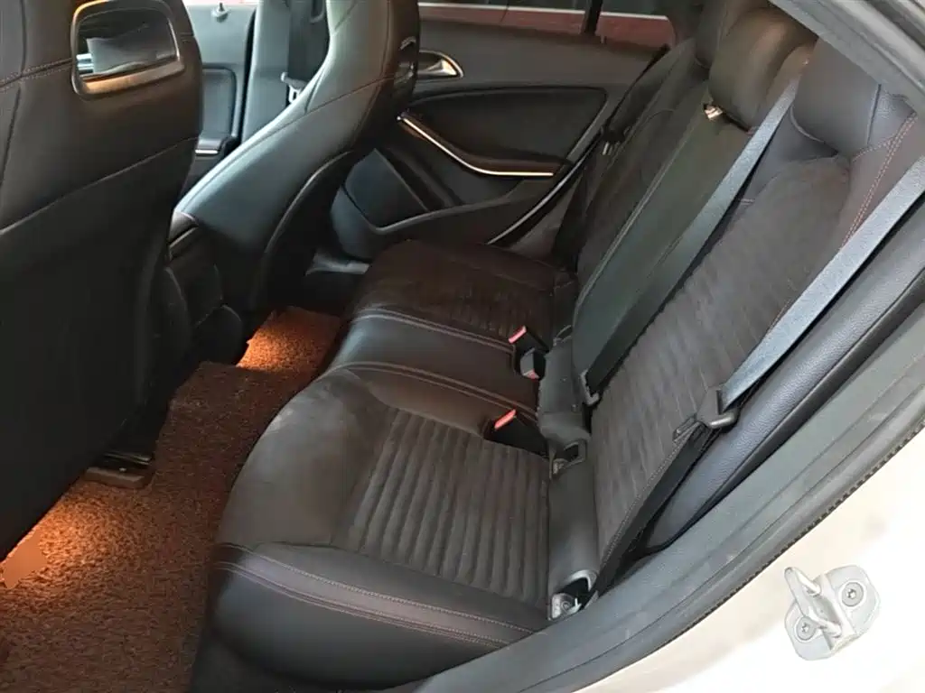 Mercedes-Benz CLA (Import) 2016 Facelift CLA 220 4MATIC фото 17