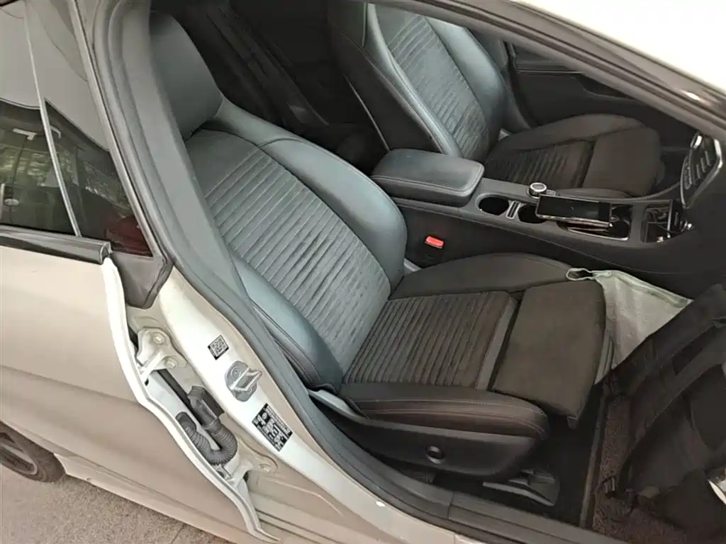 Mercedes-Benz CLA (Import) 2016 Facelift CLA 220 4MATIC фото 25