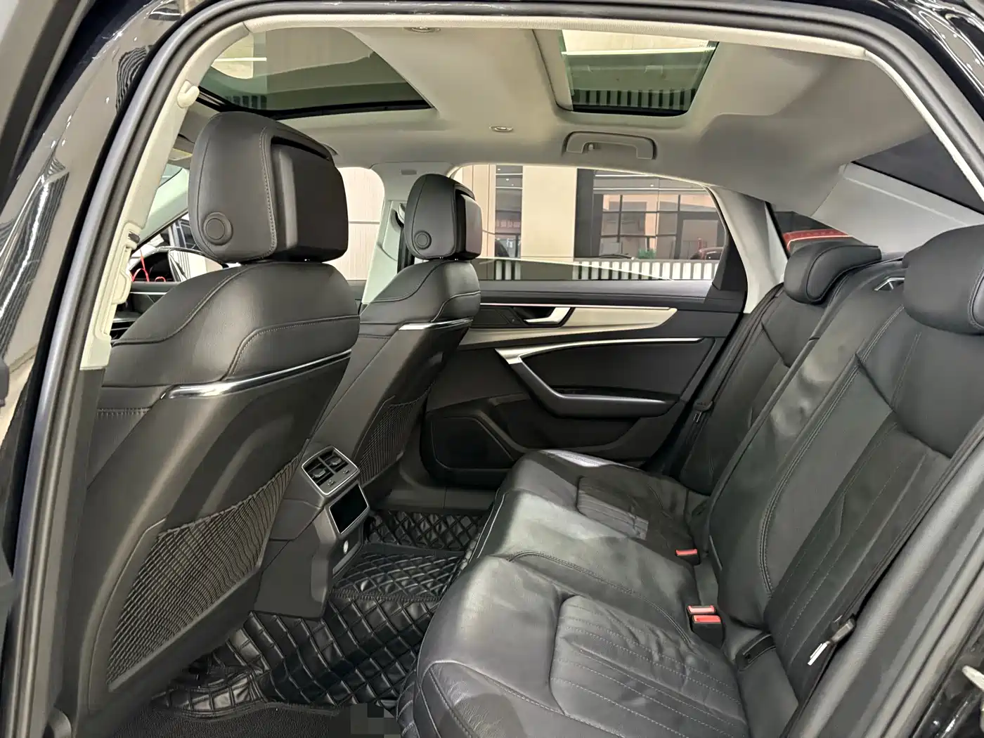 Audi A6L 2021 45 TFSI quattro Exclusive Elegance фото 6
