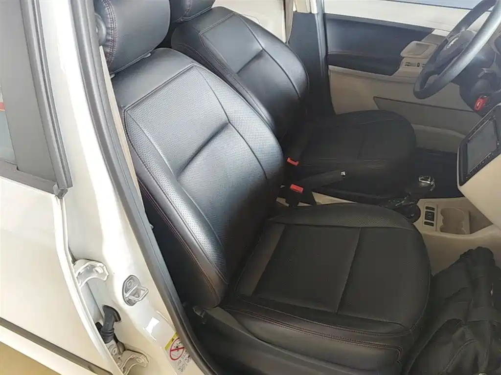 Škoda Fabia 2014 1.4L Automatic Crystal Edition фото 25