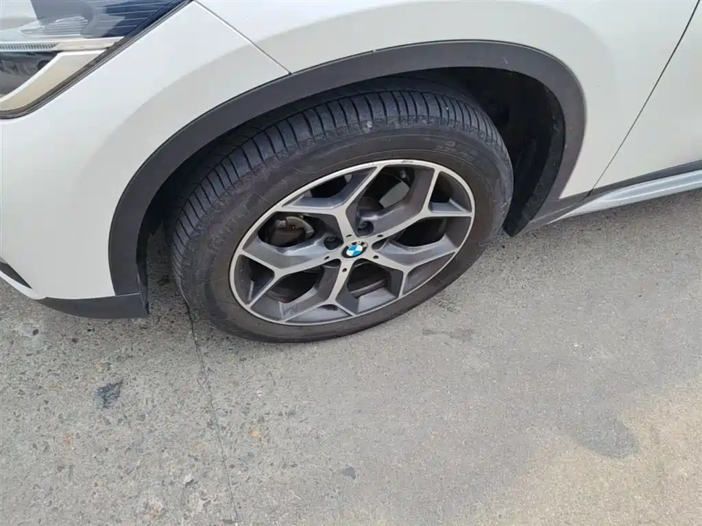 BMW X1 2018 sDrive18Li Premium Model фото 23