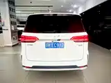 Фото 6 - Roewe iMAX8