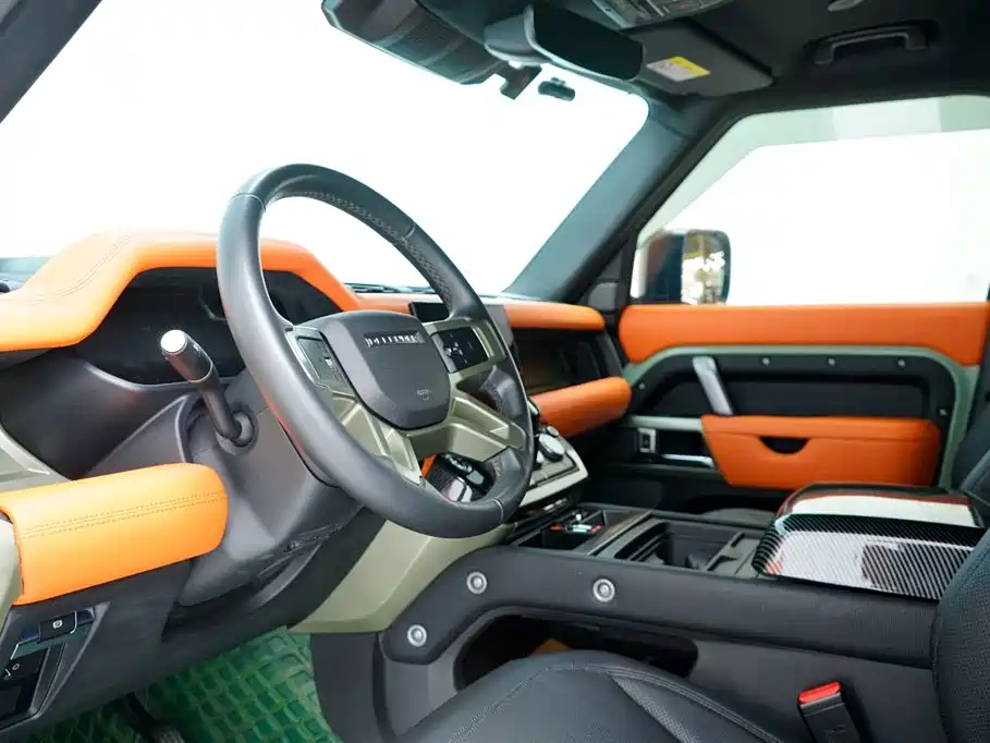 Land Rover Defender 2023 110 3.0T P400 75th Anniversary Legend Edition фото 17