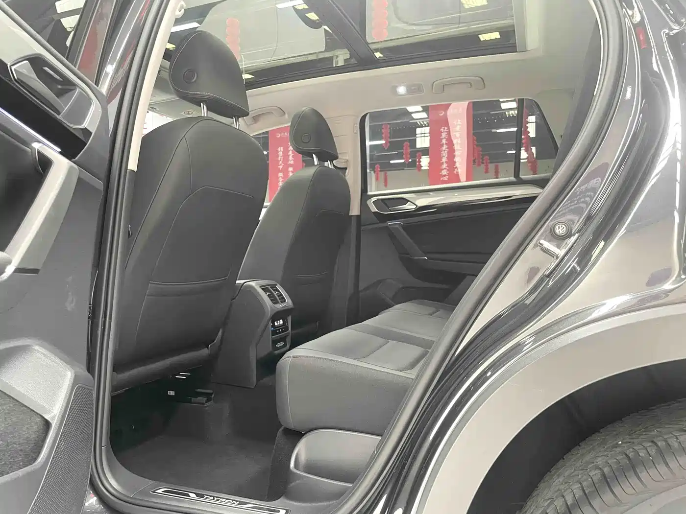 Volkswagen Tayron 2022 280TSI 2WD Luxury Smart Connect Edition фото 10