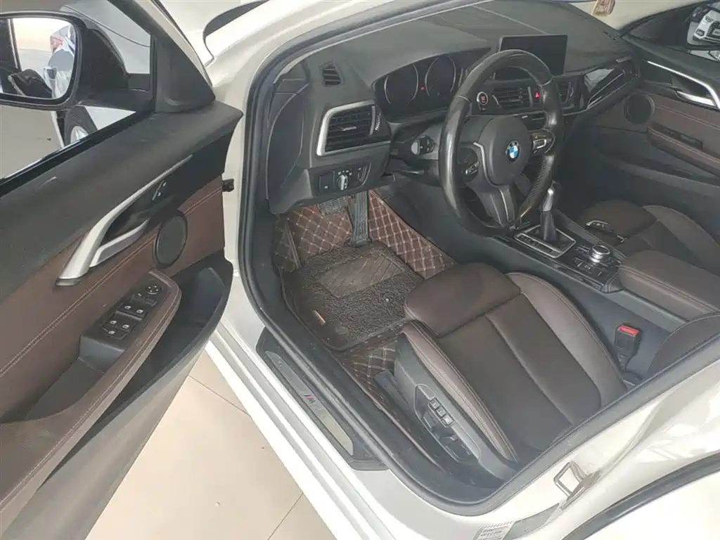 BMW 1 Series 2019 118i M Sport Package фото 16