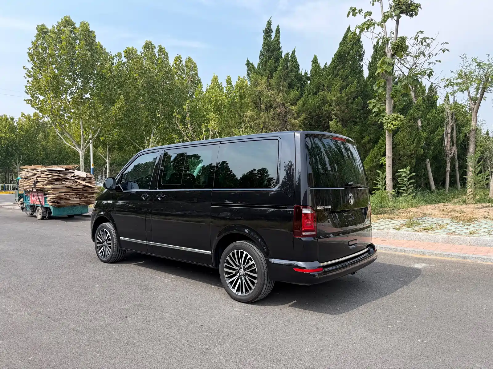 Фото 5 - Volkswagen Multivan