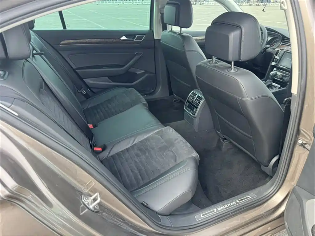 Volkswagen Magotan 2017 330TSI DSG Premium фото 15