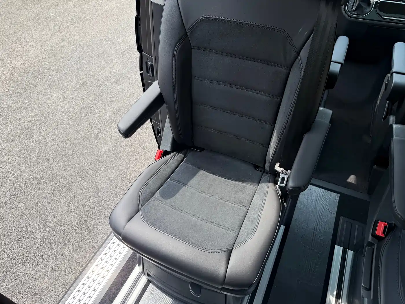 Volkswagen Multivan 2018 2018 2.0TSI 4WD Premium Edition 7-Seater
