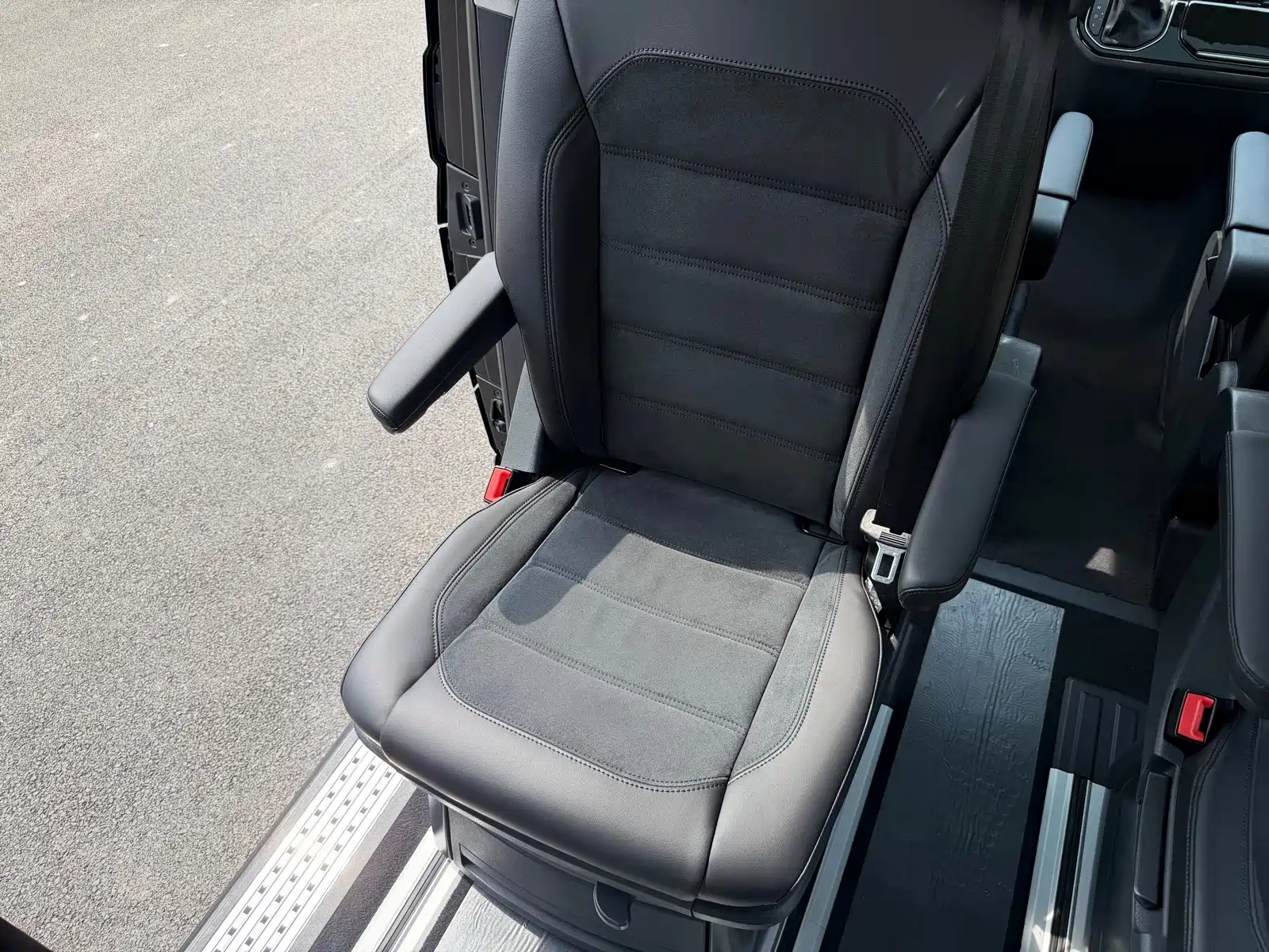 Фото 20 - Volkswagen Multivan