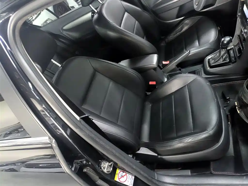 Volkswagen Lavida 2013 Facelift Classic 1.6L Automatic Comfort фото 25
