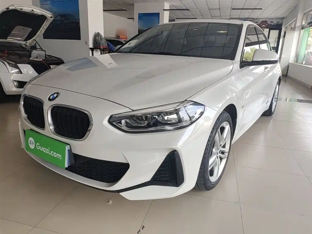 BMW 1 Series 2019 118i M Sport Package фото 2