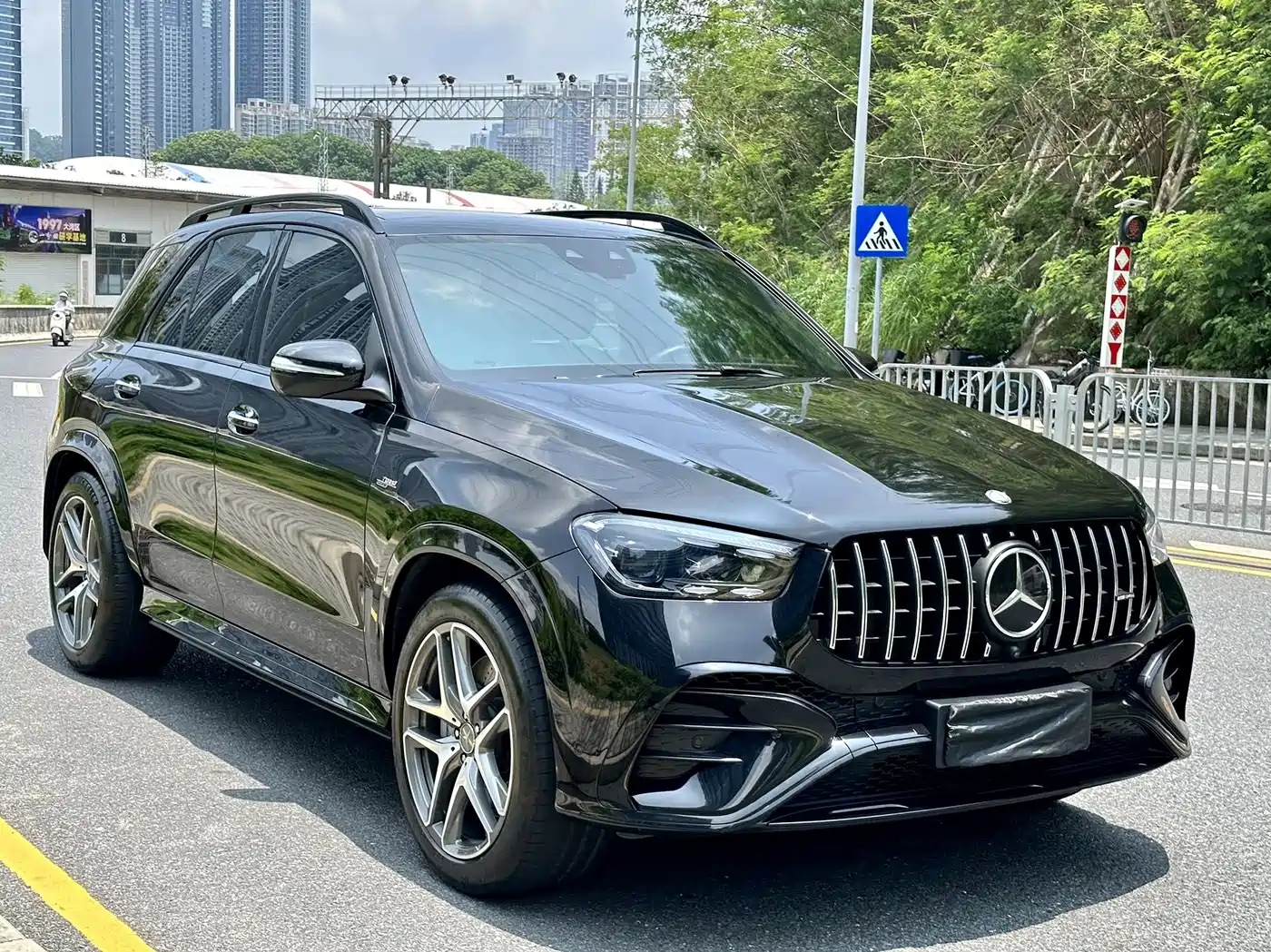 Mercedes-Benz GLE AMG 2024 AMG GLE 53 4MATIC+ фото 3