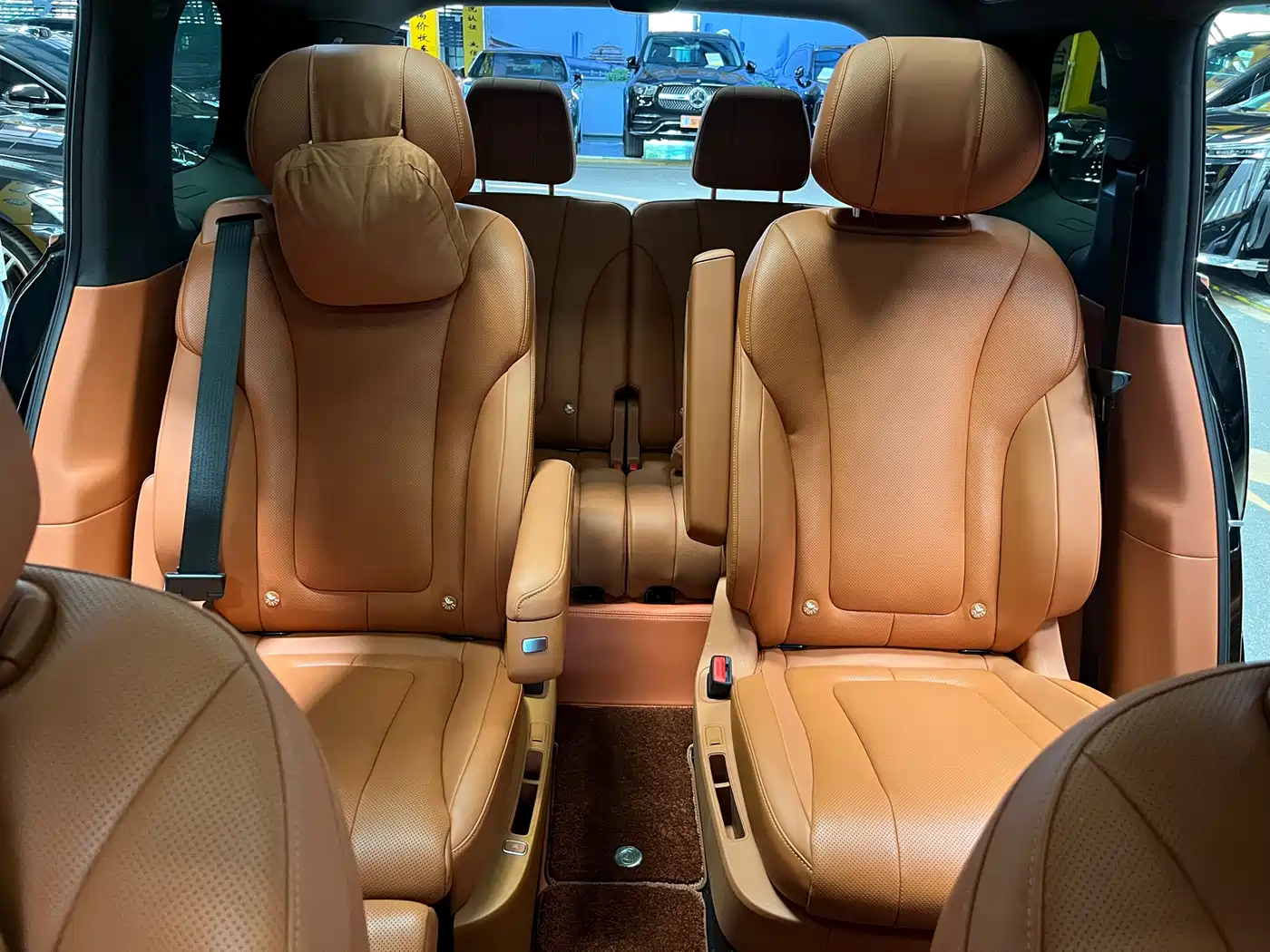 AITO Wenjie AITO M9 2024 Extended Range Ultra 42kWh 6-Seater фото 12