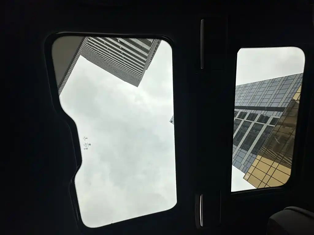 BMW 7 Series 2021 Model 730Li M Sport Package фото 18