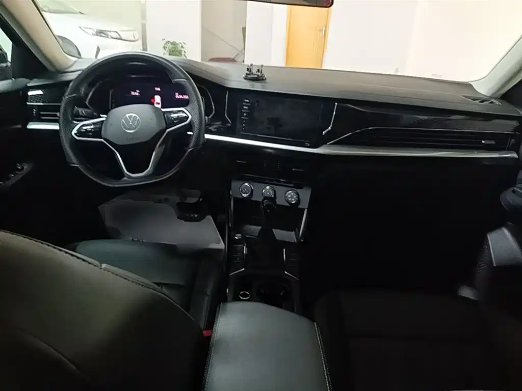 Volkswagen Passat 2023 Facelift 280TSI Business Edition фото 10