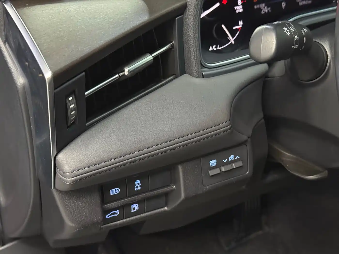 Toyota Avalon 2021 2.5L Luxury Edition фото 18