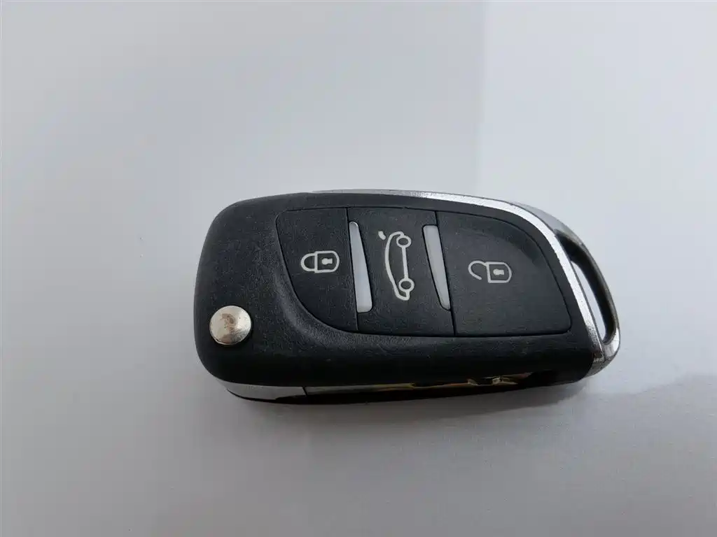 Peugeot 308 2014 Model Joy Edition Classic 1.6L Automatic Superior Style фото 19