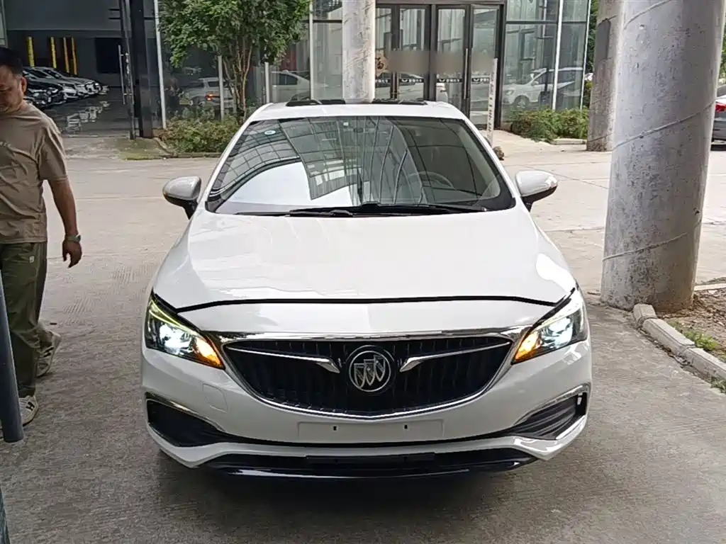 Buick Verano 2018 Sedan 15S Automatic Progressive фото 3