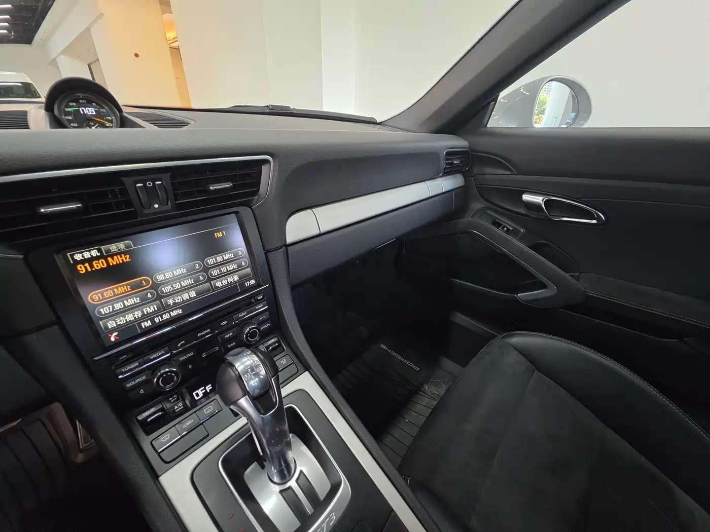 Porsche 911 2013 GT3 3.8L фото 18