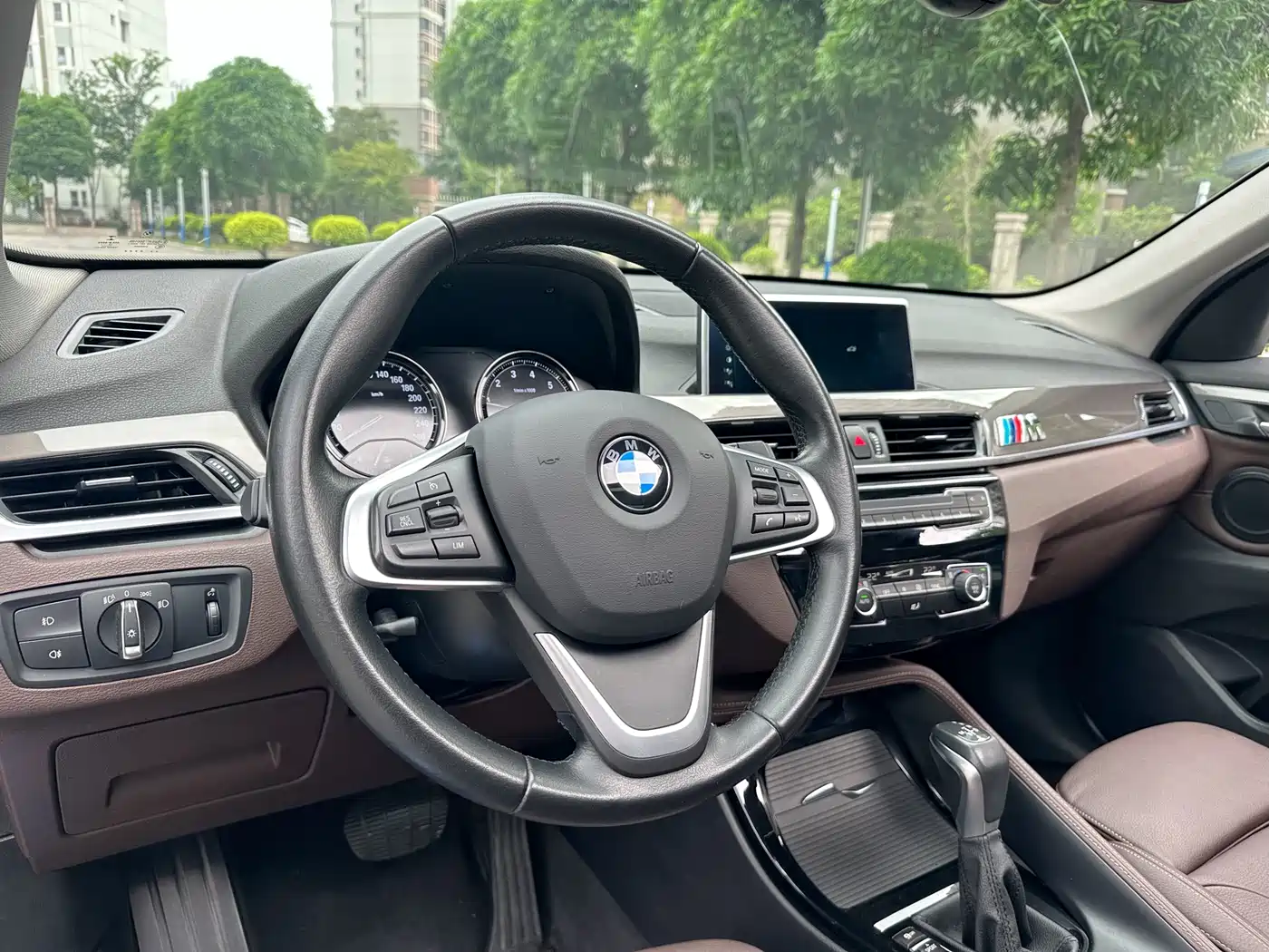 BMW X1 2019 xDrive20Li Premium Model фото 9