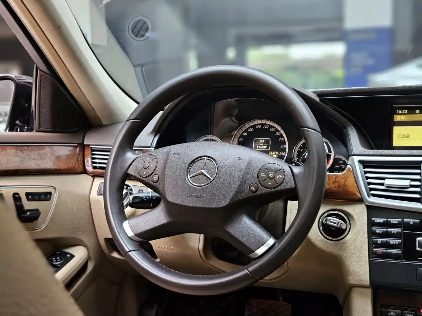 Mercedes-Benz E-Class 2012 E 200 L CGI Elegance фото 13