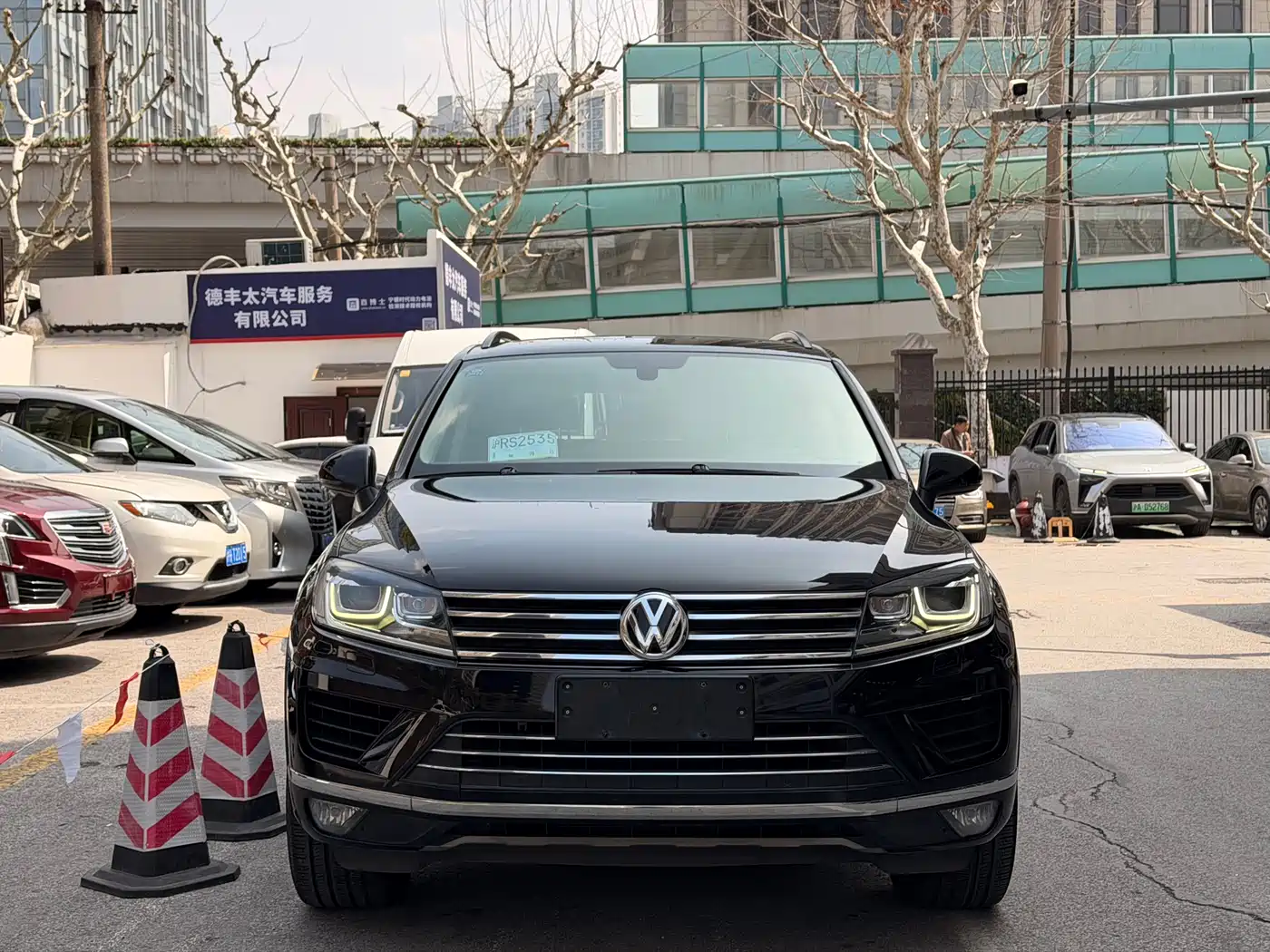 VOLKSWAGEN TOUAREG