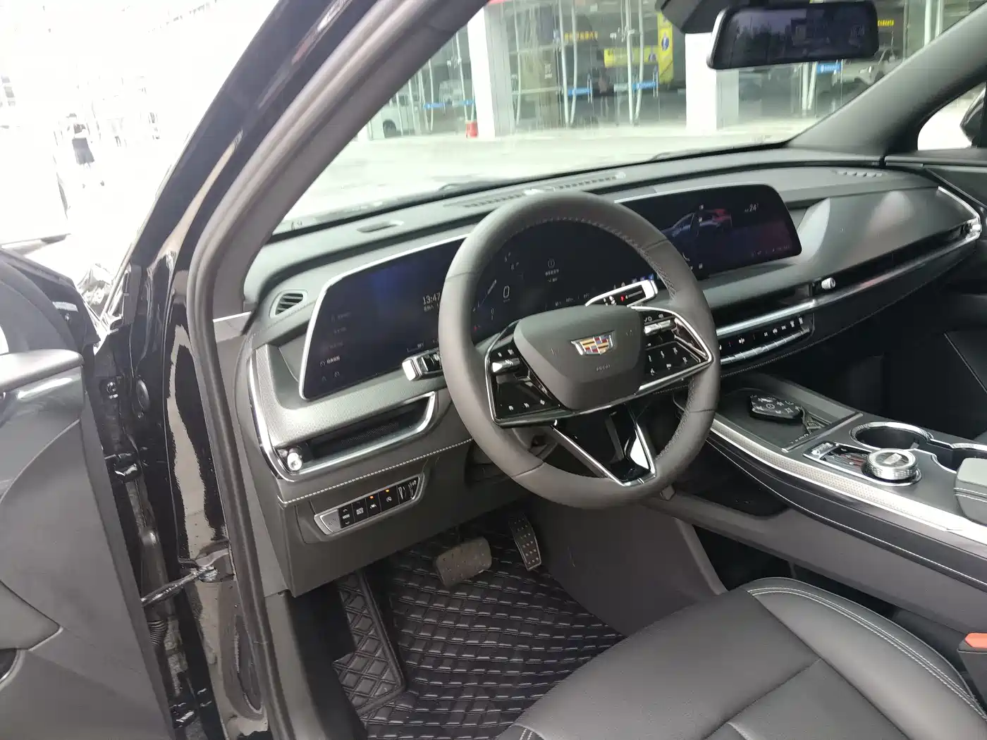 Cadillac XT5 2025 2.0T Luxury фото 12