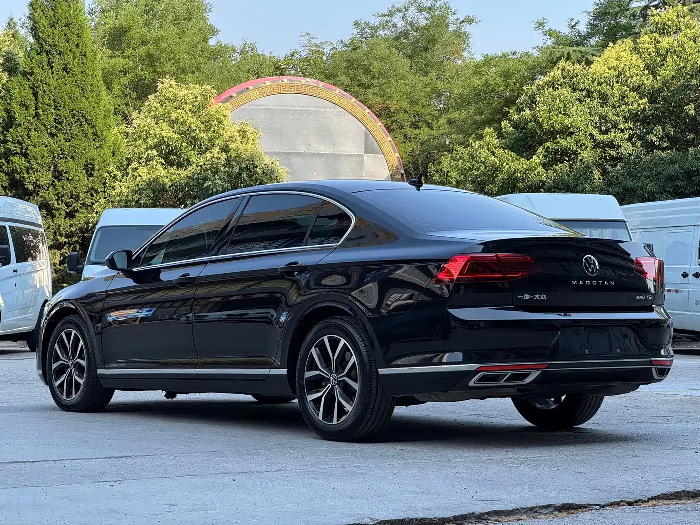 Volkswagen Magotan 2021 330TSI DSG 30th Anniversary Edition фото 6