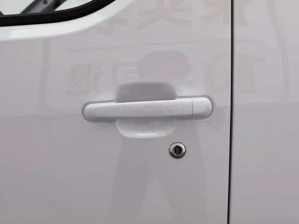 Wuling Motors Wuling Yangguang 2025 2024 300KM Comfort Bus Version 75kW