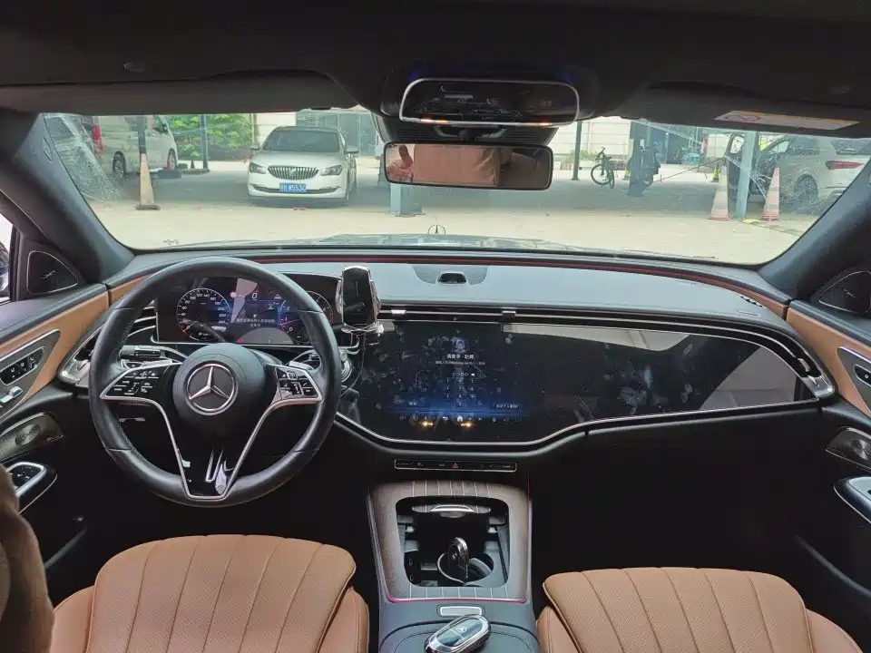 Mercedes-Benz E-Class 2024 Model E 300 L Luxury фото 4