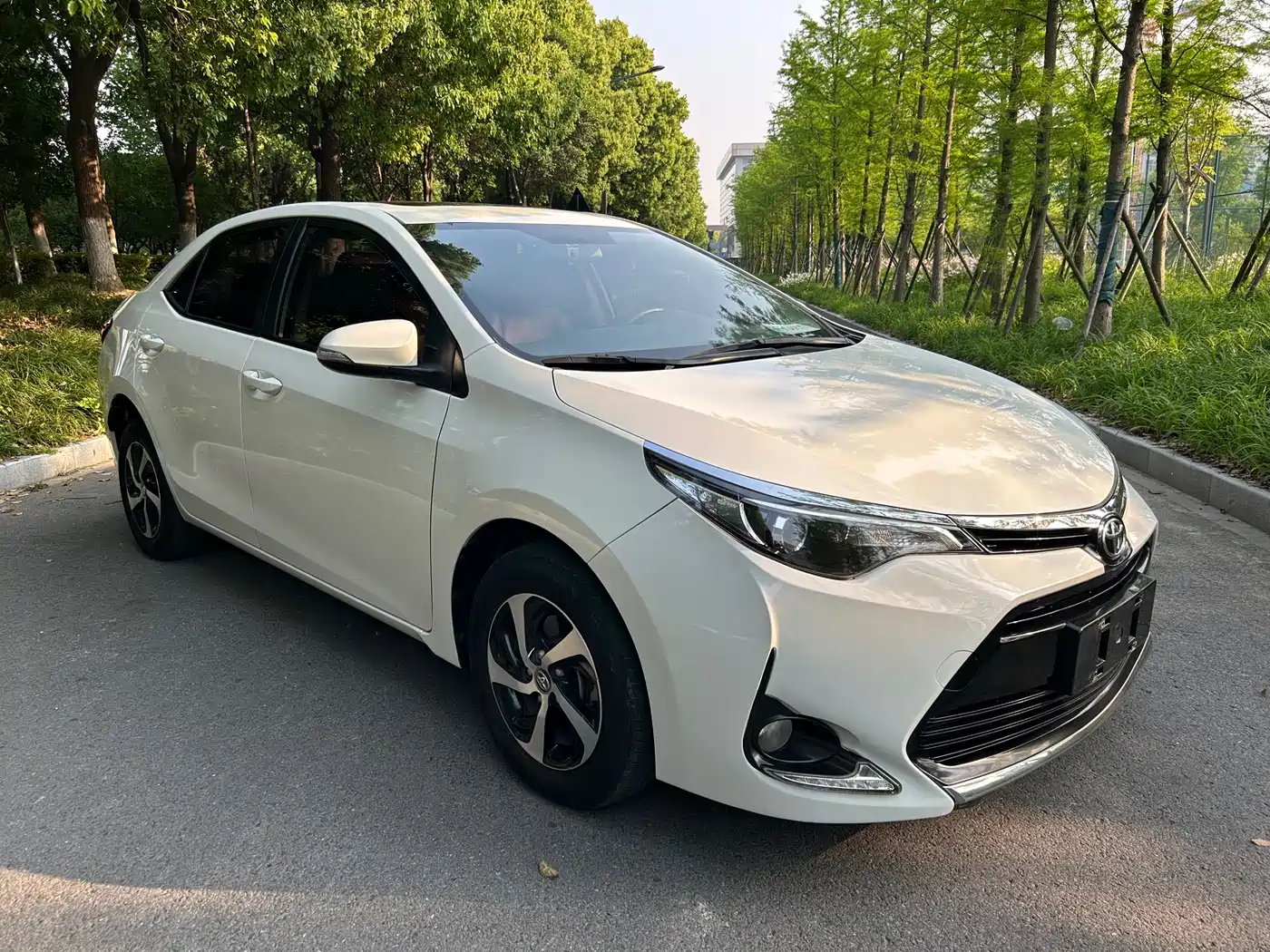 Toyota Levin 2017 Facelift 185T CVT Elite (China V) фото 2