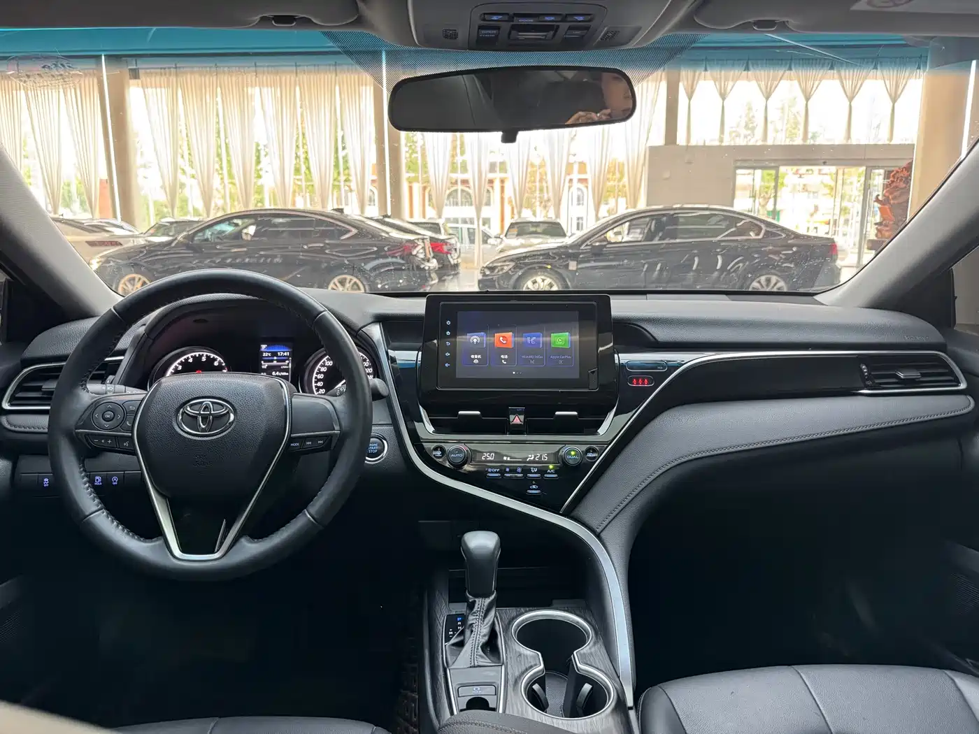TOYOTA CAMRY