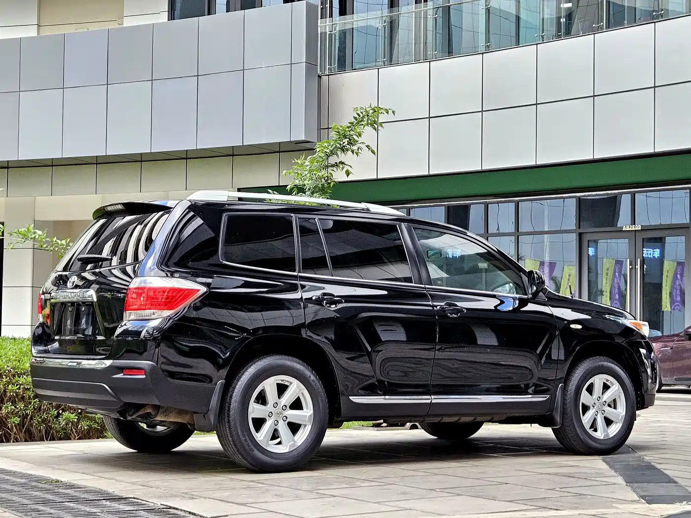 Toyota Highlander 2012 2.7L 2WD 5-seater Elite Edition фото 10