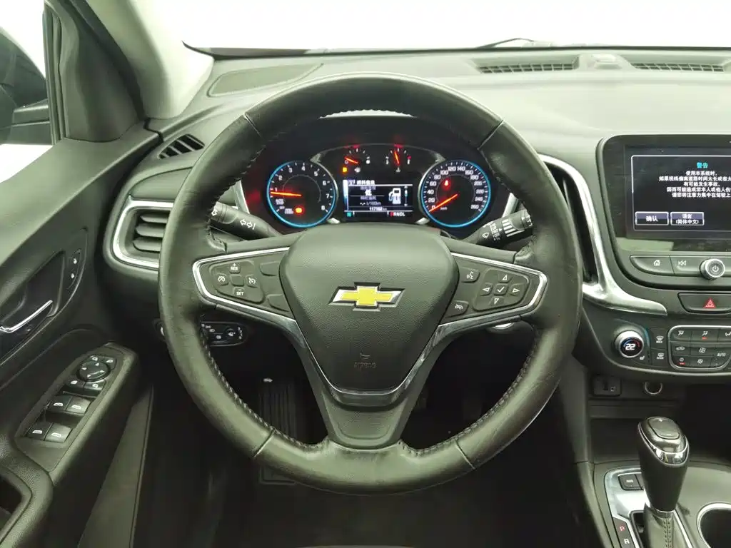 Фото 18 - Chevrolet Equinox