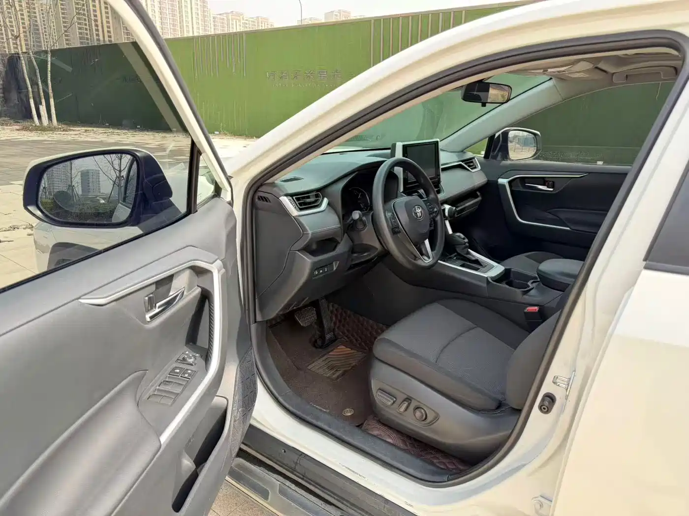 Toyota RAV4 Rongfang 2020 2.0L CVT 2WD Trend Edition фото 4
