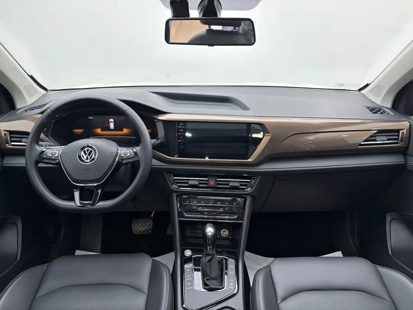 Volkswagen Tharu 2022 280TSI FWD Luxury Edition фото 7