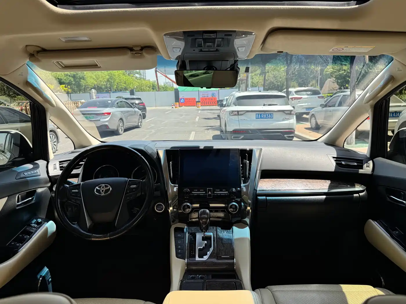 Toyota Alphard 2020 Hybrid 2.5L Premium Edition фото 8