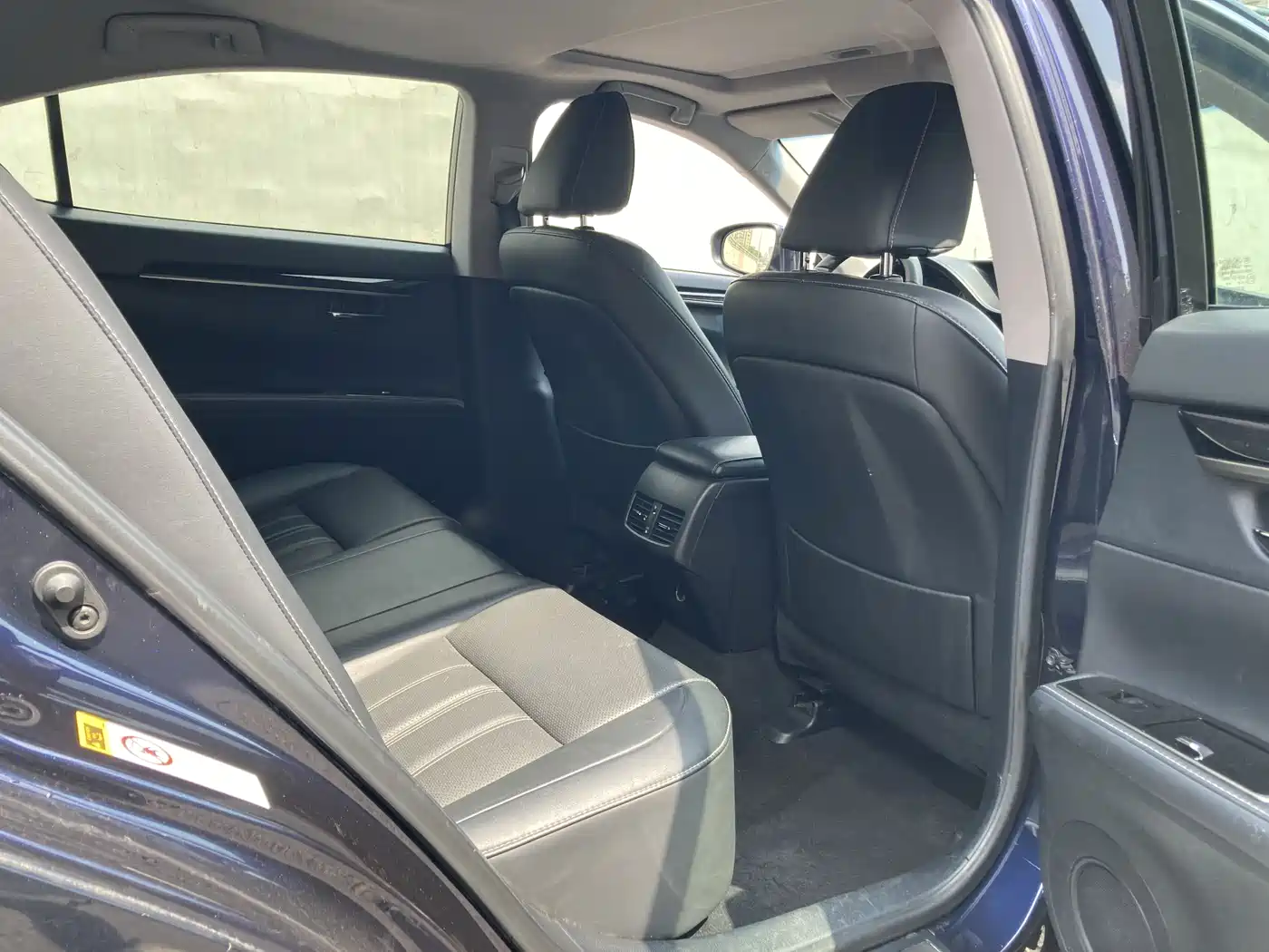 Lexus ES 2015 200 Elite Edition фото 9